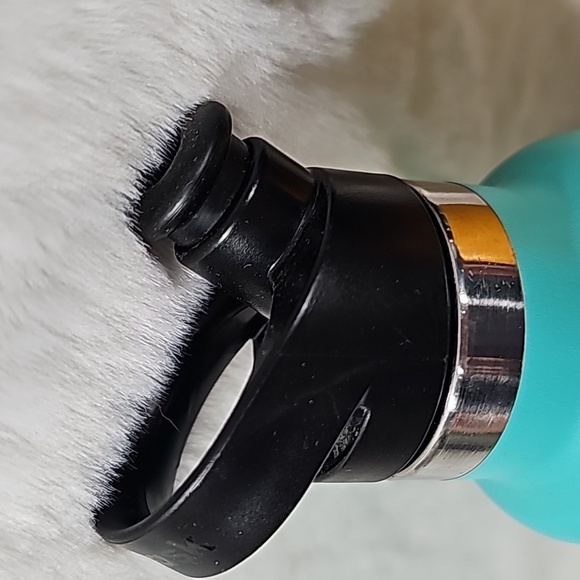 Hydro Flask 21oz Bottle with Standard Mouth Sports - Picture 3 of 6